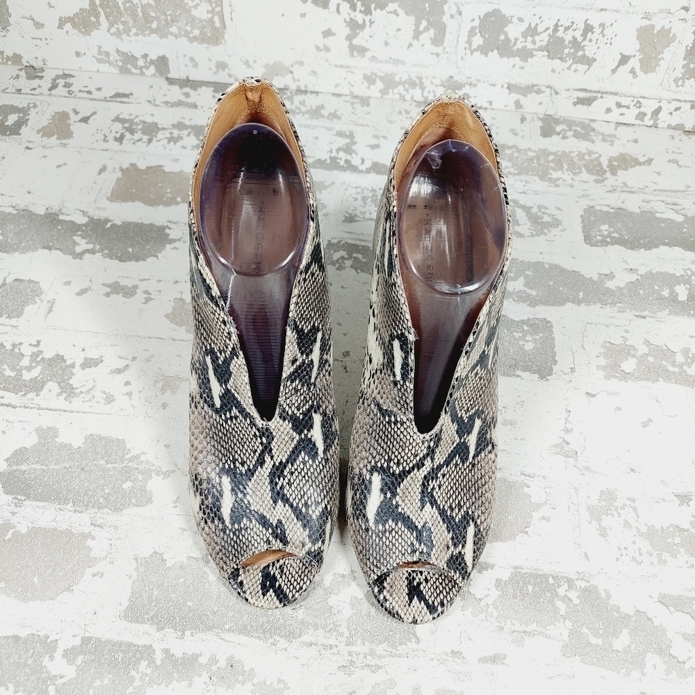 Halogen Rowen Snakeskin Print Peep Toe V Cut Slip On Ankle Bootie D233 - Picture 4 of 13